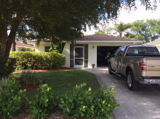 529 106th Ave N, Naples, FL 34108