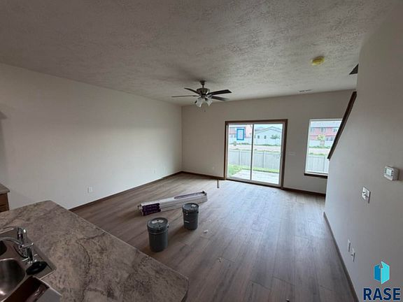 3rd image of 9424 W Tunis Dr