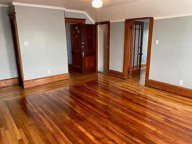 1 bed, 700 sqft, $1,200 — Photo 3