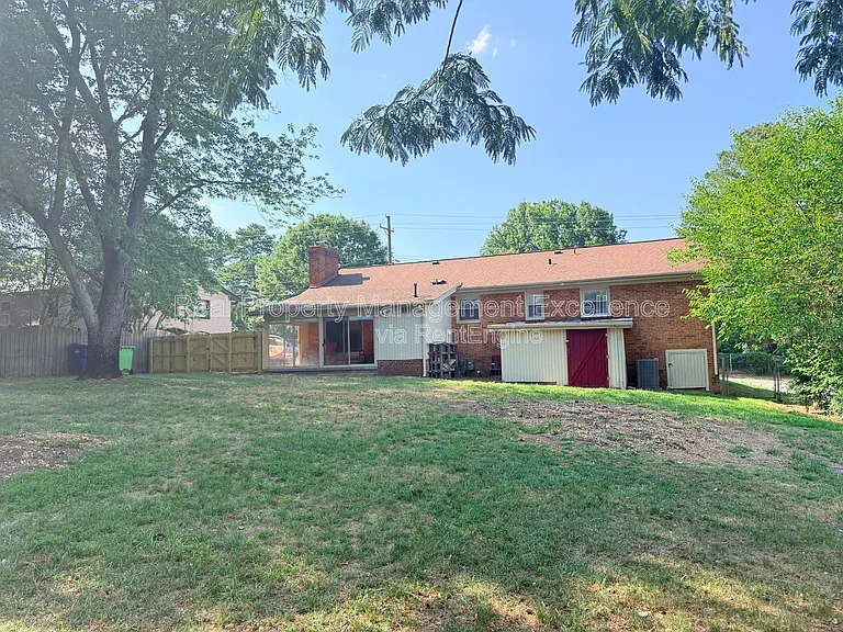 120 E Rowan St — Photo 46