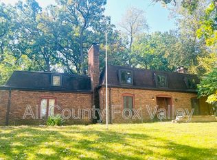 1010 Oak Ridge Rd, Carpentersville, IL 60110