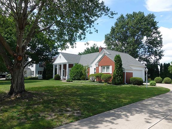 4th image of 211 Circle Dr