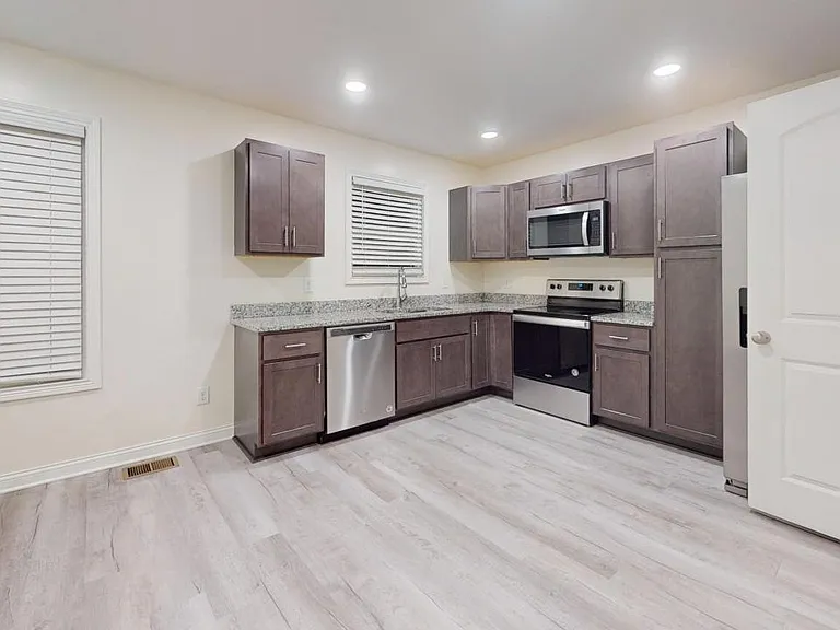 Routt Lake Townhomes — Photo 9