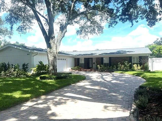 3 bed, 2.0 bath, 2250 sqft, $3,800 — Photo 2