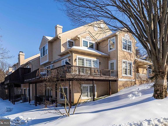 3rd image of 216 Linden Dr #216