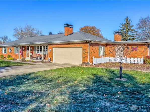 1109 Big Hill Rd, Dayton, OH 45429