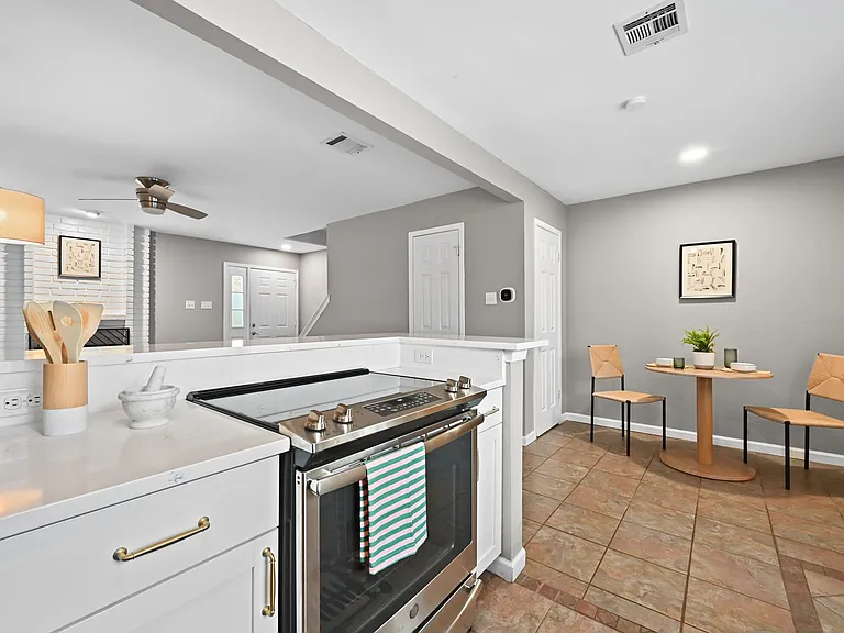8400 Jamestown Dr #332 — Photo 12