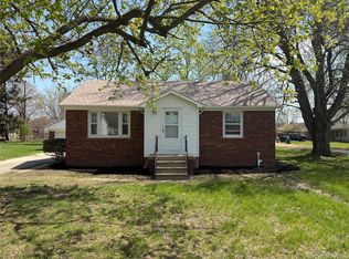 19527 Somers St, New Boston, MI 48164