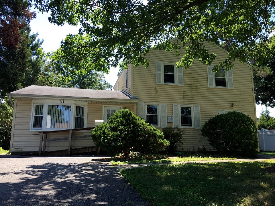 1st image of 114 Aspinwall St