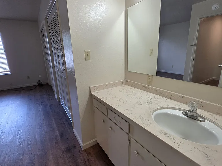 200 W Turner Rd #4 — Photo 12