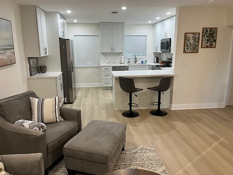 192 SE 27th Ct — Photo 8