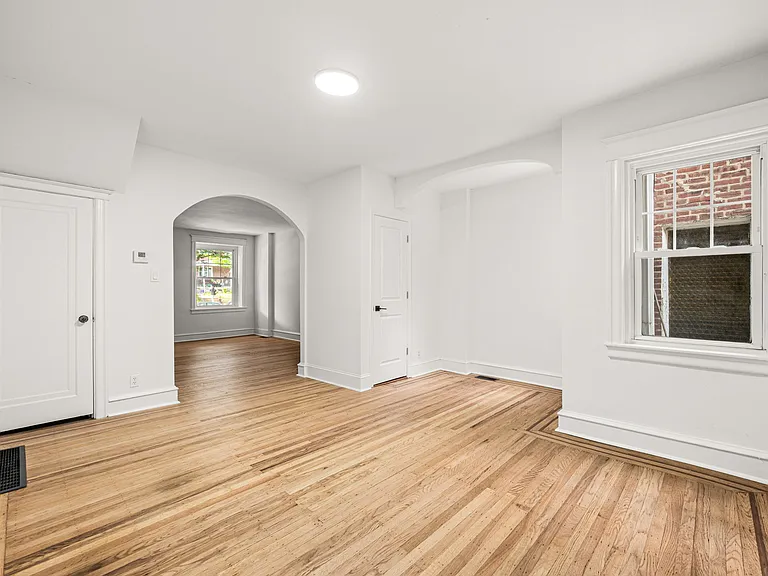 4428 Sherwood Rd — Photo 5