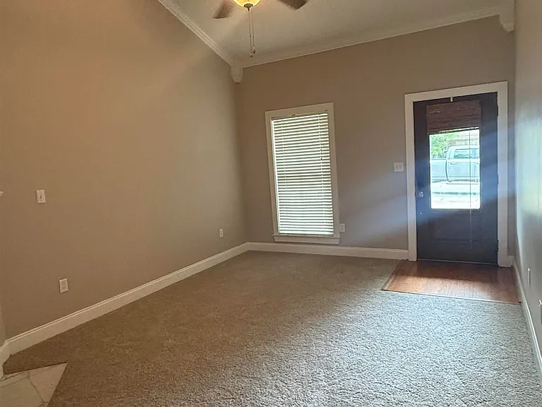 5744 Colony Ln — Photo 2