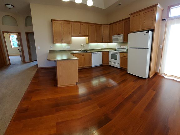 5th image of 1904 Burlington Dr Unit 9