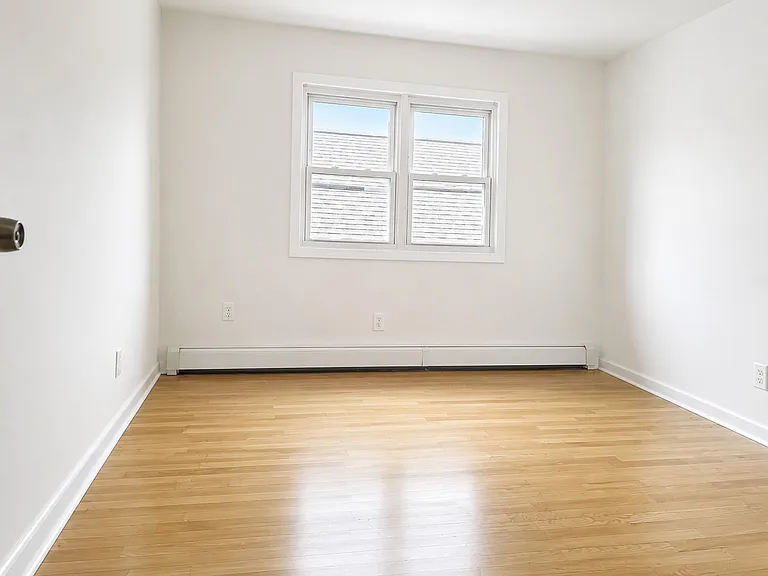 214 Morris St #2 — Photo 7