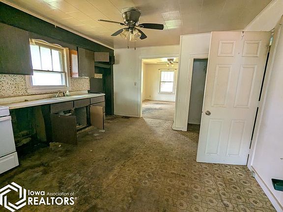 4th image of 3012 Avenue K