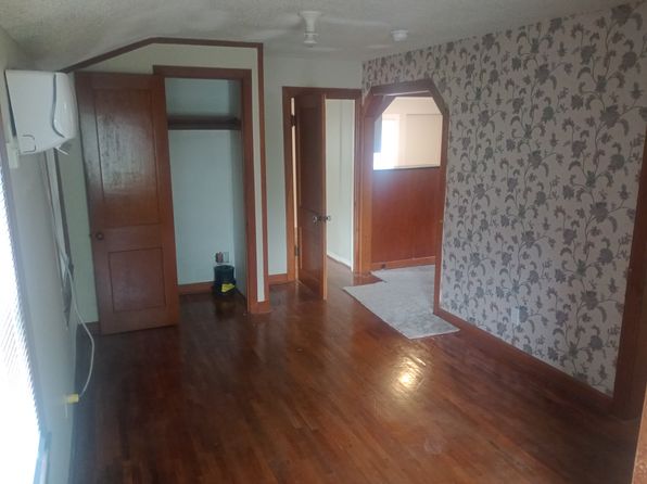 950 1/2 N Faulkner Ave #1