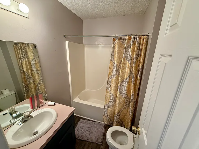 1053 Farm Pond Ln — Photo 7