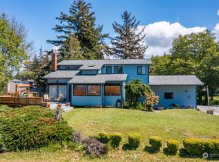 2174 W Beach Rd, Oak Harbor, WA 98277