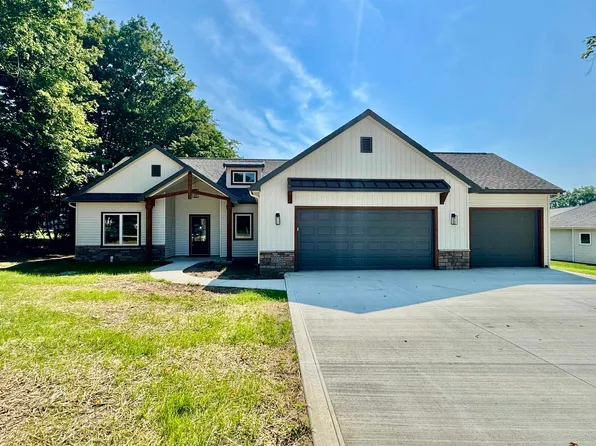 2252 Highlander Dr, Warsaw, IN 46580