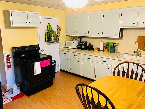 2nd image of 4 Hill St #1