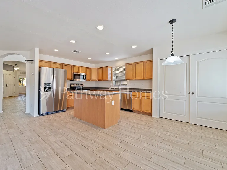 41166 W Sanders Way — Photo 5