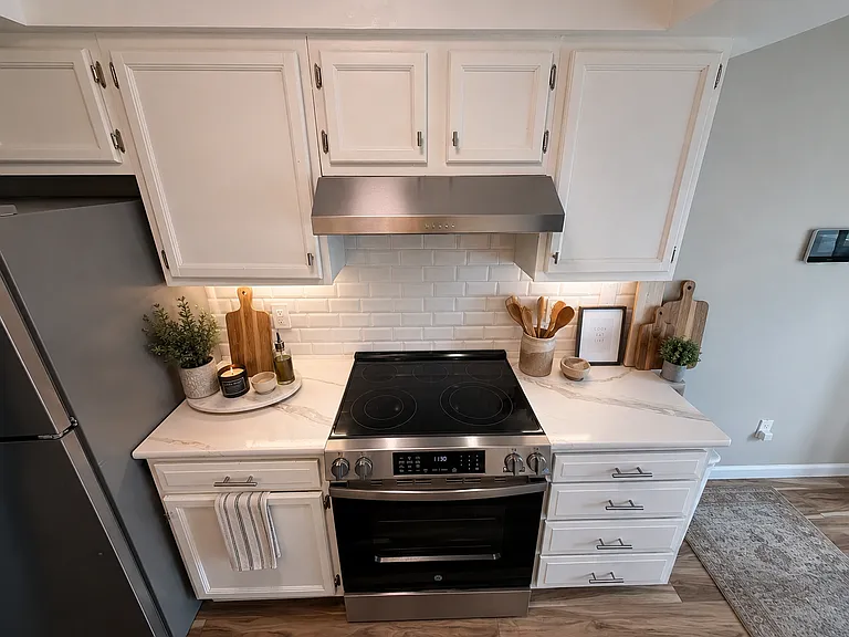 649 Governors Way — Photo 7