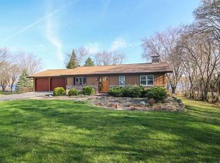 W13190 Lake Dr, Lodi, WI 53555