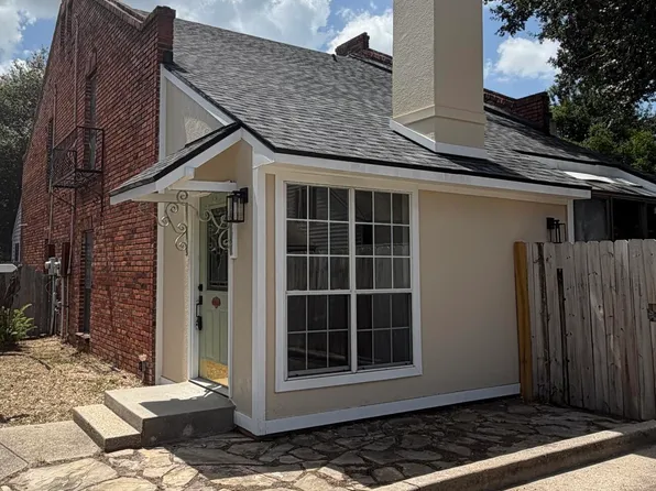 200 Curtis St APT C, Lafayette, LA 70506