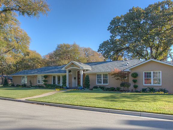 2nd image of 4017 Harlanwood Dr