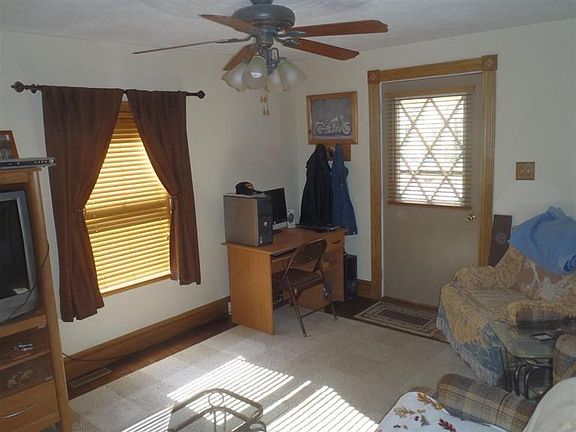 3rd image of 1501 Meadow Ave