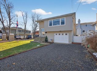306 Bayville Avenue, Bayville, NY 11709