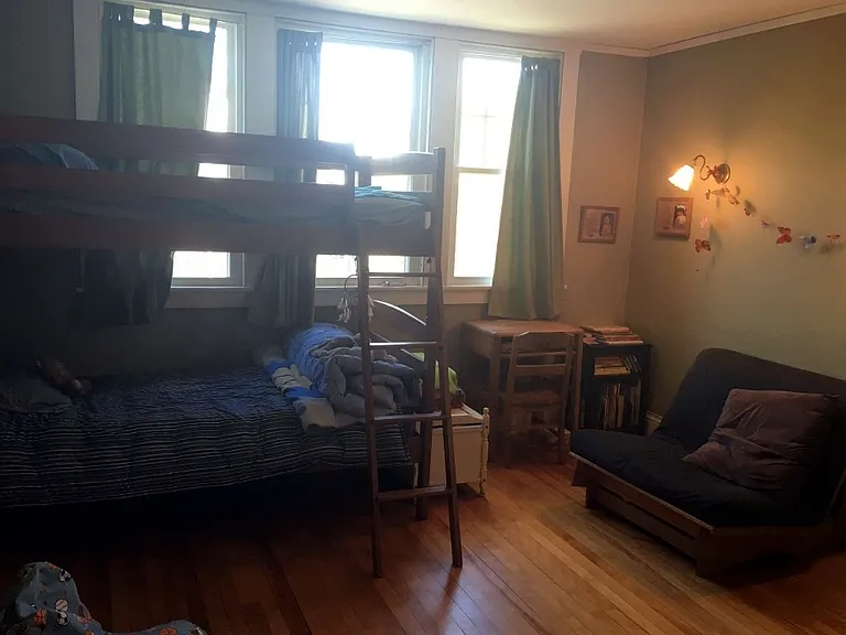 35 Clark Ave — Photo 8