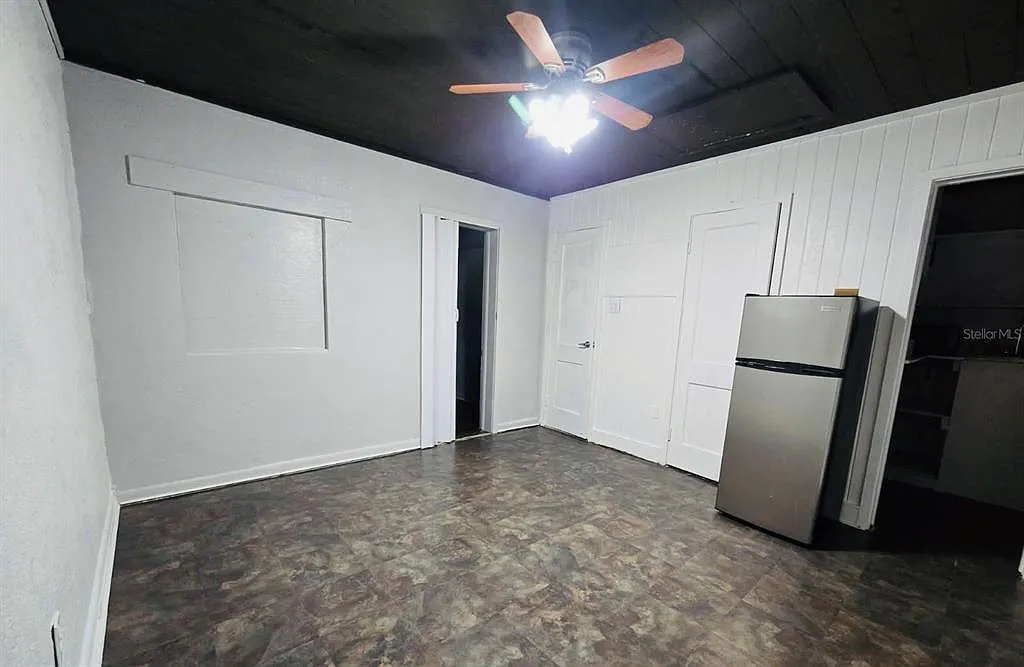 1 bed, 1.0 bath, 260 sqft, $995 — Photo 3