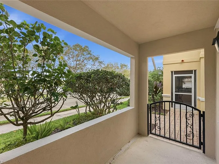 8108 Josefa Way — Photo 17