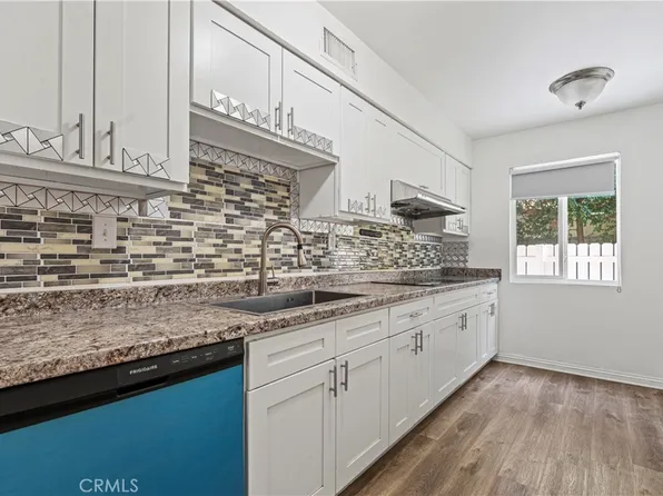 18361 Strathern St Unit 3, Reseda, CA 91335