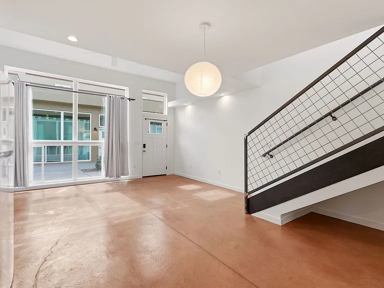 2404 Garfield Ave SE — Photo 1