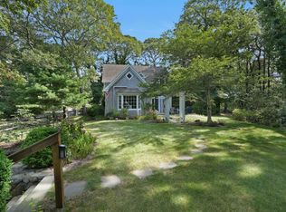 9 Grovedale Rd, Oak Bluffs, MA 02557