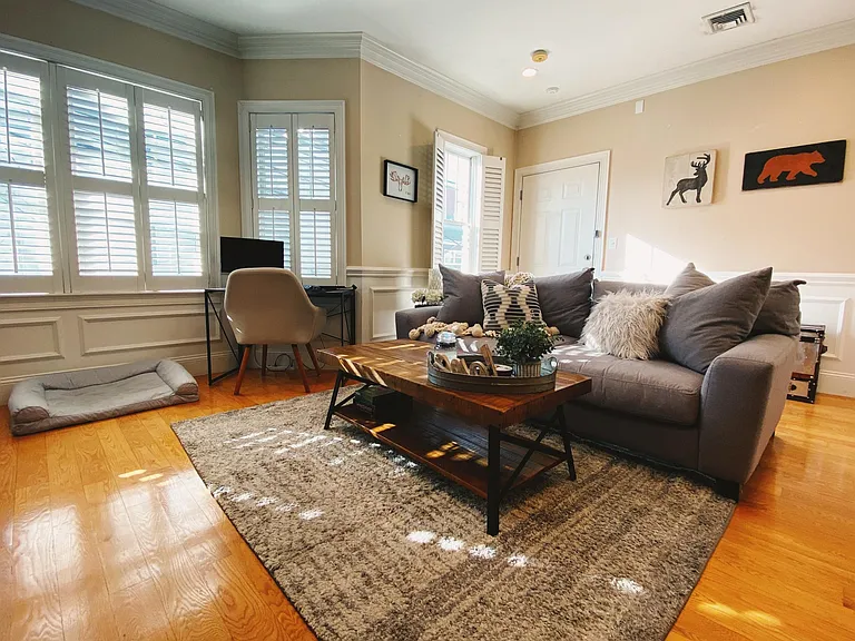 138-142 W 9th St #4 — Photo 4
