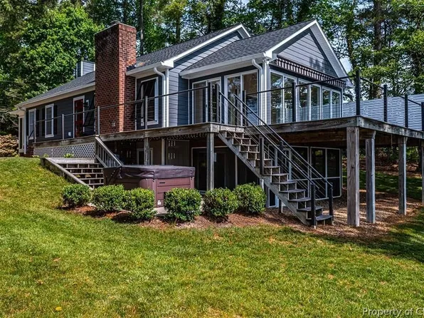 55 James Point, Irvington, VA 22480