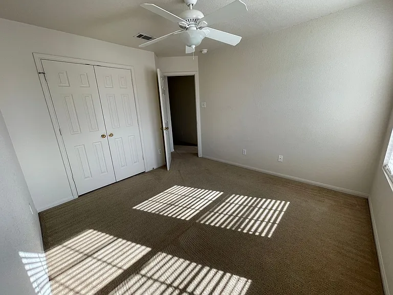 3407 Catalina Dr — Photo 32