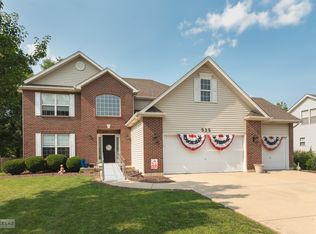 525 Chestnut Dr, Oswego, IL 60543