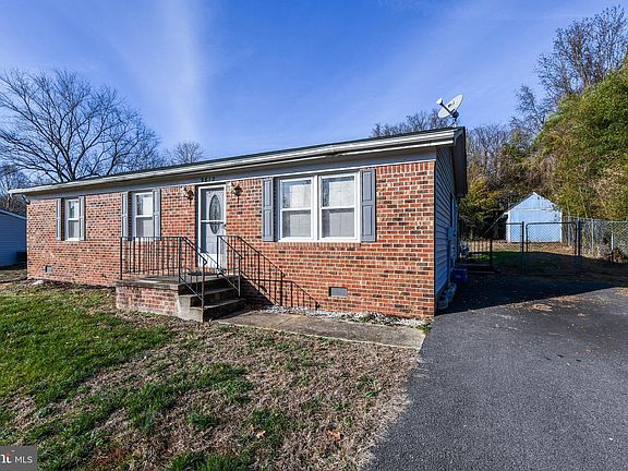 2nd image of 9812 Meadowview Dr