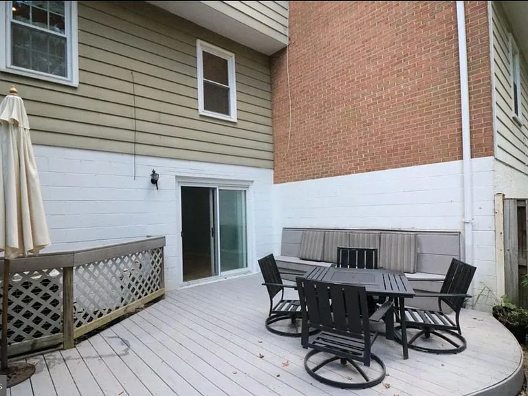 553 Monet Dr — Photo 16