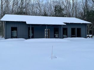 1620 W Fox Farm Rd, Manistee, MI 49660