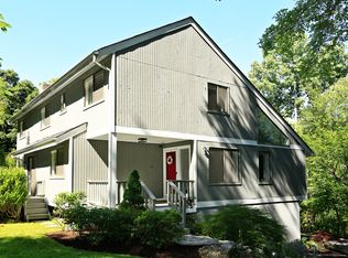 10 Deborah Ln, Chappaqua, NY 10570