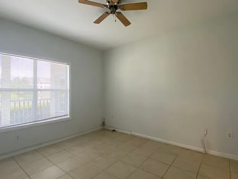 4802 51st St W #320 — Photo 12