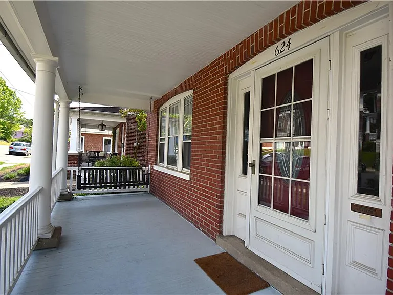 624 Chestnut Ter — Photo 2