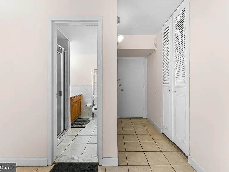 1 E University Pkwy #106 — Photo 12