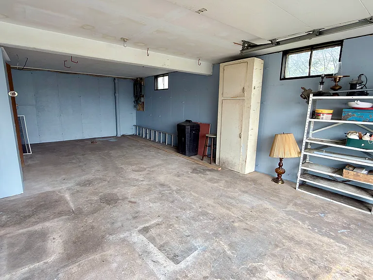 1015 E Hamilton St — Photo 51